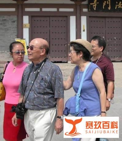 张学良唯一的儿子，从小生活在美国不会说汉语，代父回国凭吊祖父