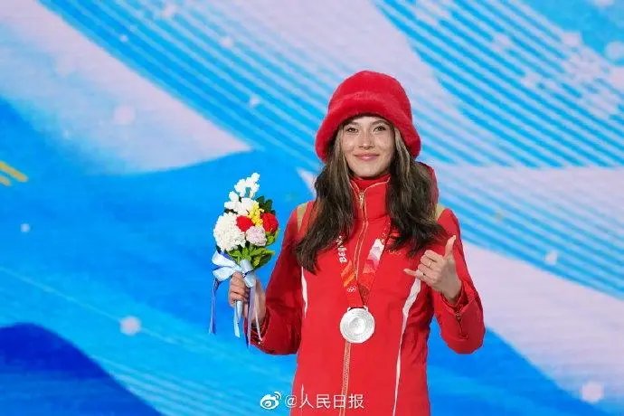 苏翊鸣和谷爱凌将去海南学冲浪,他们的关系为何那么好?