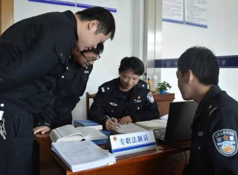 警方通报一主播在辛巴公司门口被打,你如何看待这件事?