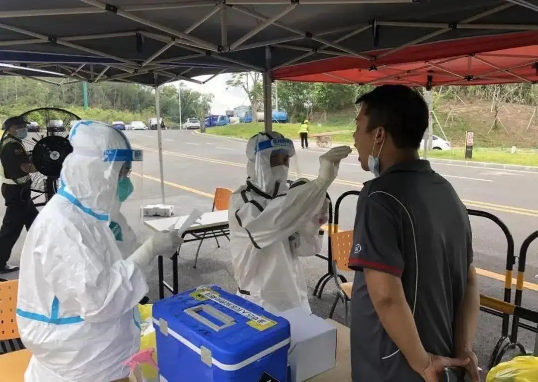 月薪最高达2万，多地急招核酸采样员，核酸采样员为何这么难招？