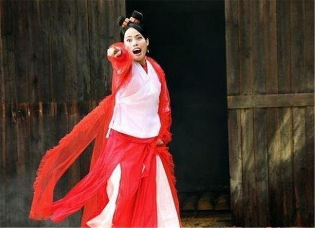 《功夫》里的龅牙妹竟然长这样,她有多美?