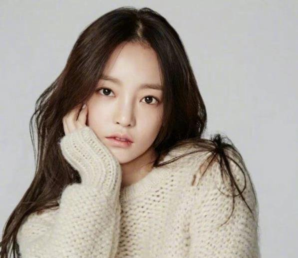 具荷拉母亲继承女儿4成遗产 这是咋情况？