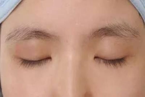 女生的眉毛比较粗，是一种怎样的感受呢？