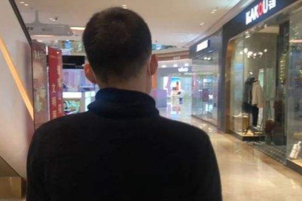 江苏小伙奔现后发现女友好像“失忆了”,具体情况是怎样的?
