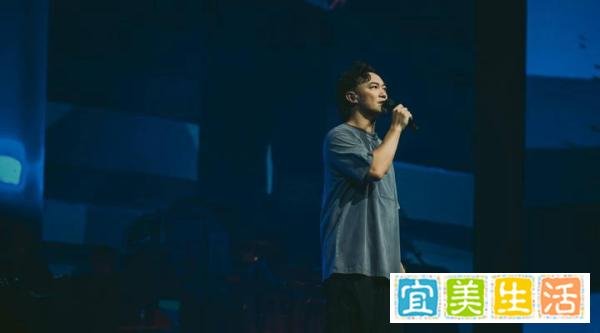 陈奕迅新专辑《CHIN UP!》正式上线 澳门站首唱新歌《社交恐惧癌》