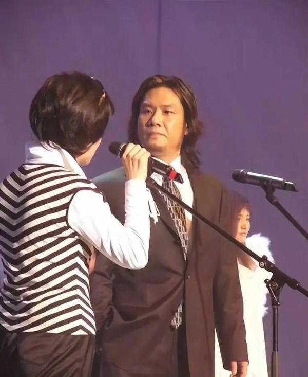 刘晓庆前夫阿峰，离婚已19年，65岁仍单身，后悔听前妻玩笑话