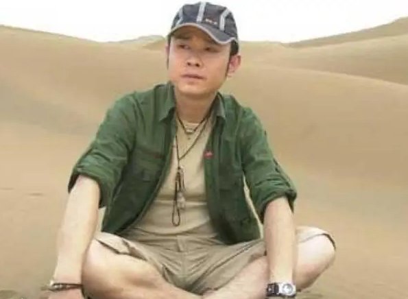你是我的爱人像玫瑰花一样的女人，求歌名