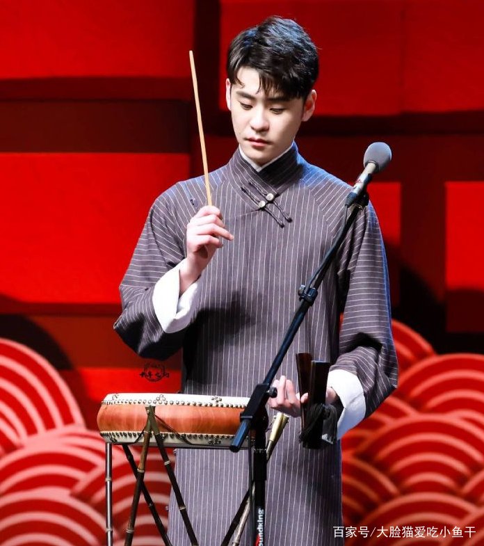 天津德云鼓曲社开业,张云雷表演的鼓曲,大家听完有什么感觉?