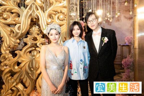 电竞圈高颜值单身女富豪，直播送10万红包，逼粉丝叫她姐姐？