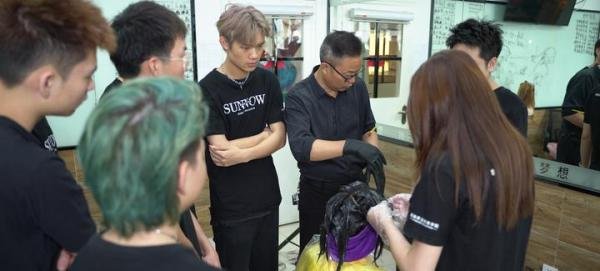 美容美发培训学校，学费一般多少钱？