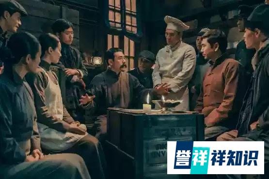 如何看待两部为建档百年献礼的影片《1921》和《革命者》的票房表现?