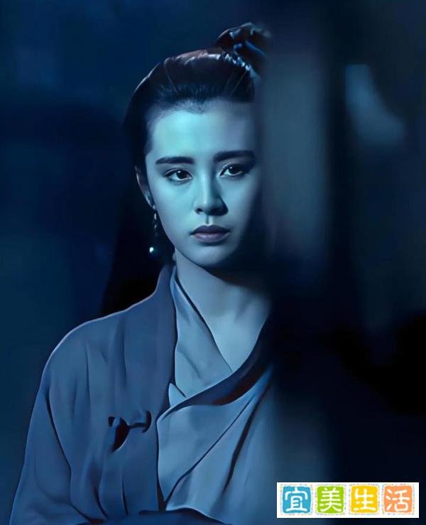 沉迷短剧《狼人爹地找上门》