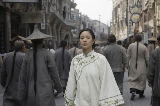 怎么评价电影《十月围城》?