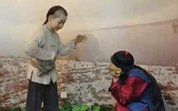 鲁迅笔下那个拿叉叉猹的少年闰土,到底讽刺了谁?