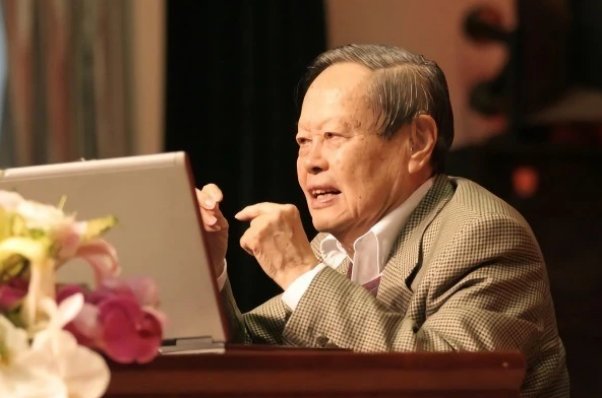 李政道杨振宁在科学界排名谁更高