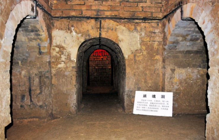 专家鉴定老人家中挖通的是宋代古地道，里面都存放着哪些东西？