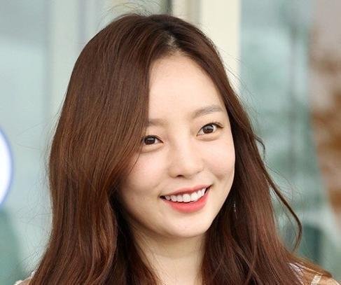 具荷拉母亲继承女儿4成遗产 这是咋情况？