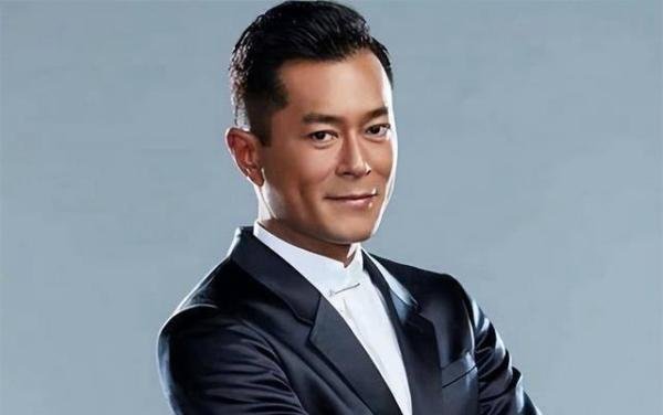 古天乐骑电动车去工作