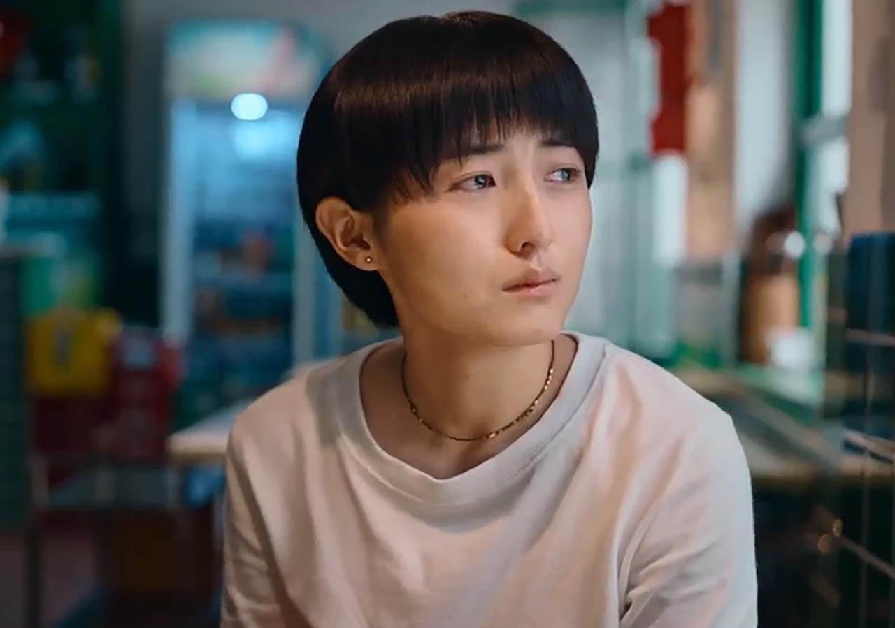 贵阳3岁男孩被丢给月嫂照顾,父母全部赖账消失,是否构成遗弃罪?
