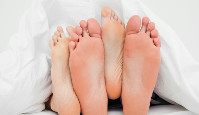 女人梦见脚不沾地飞着走