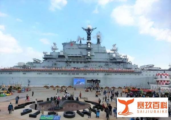 俄罗斯唯一的“库兹涅佐夫”号航空母舰发生火灾，辽宁舰的姐妹啊