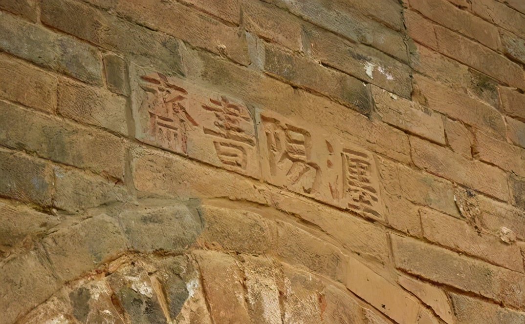 专家鉴定老人家中挖通的是宋代古地道，里面都存放着哪些东西？