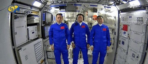 航天员进入核心舱，第一步检查的地方是哪里？
