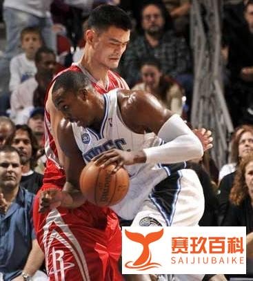 姚明当年真的打爆霍华德了吗,两个人对位时都打出了什么数据?