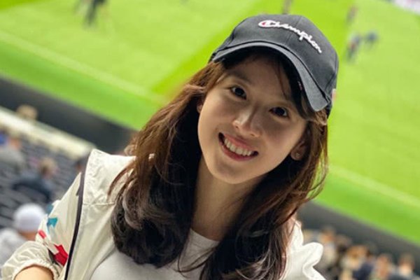 章泽天回怼网友周末不读书,这是发生了什么事?