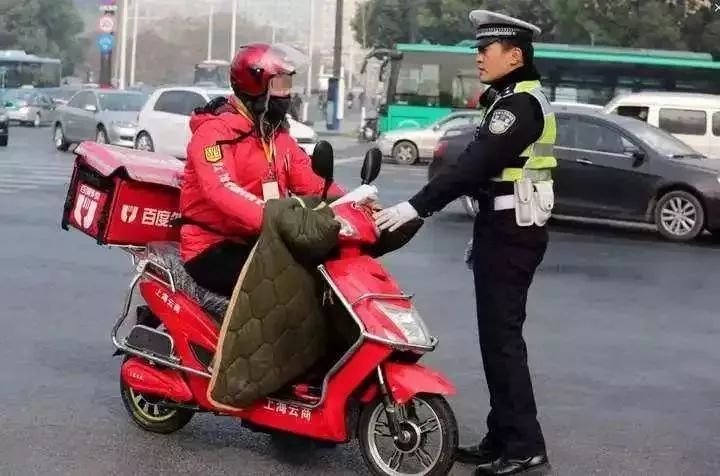 上海拟为快递外卖电动车发专用牌,此举的目的是什么?