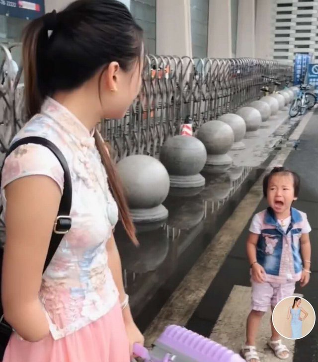 90后网红“连体”夫妻,看似真情流露,真相却让网友们怒了,为什么?