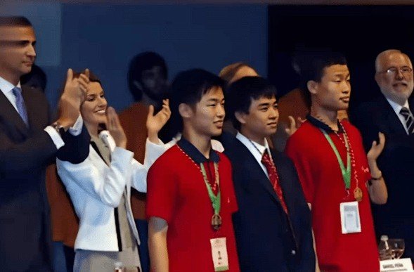 韦东奕五次方程是什么?