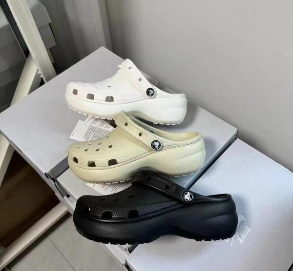 今天给你们揭秘为什么有的代卖crocs的洞洞鞋那么便宜！