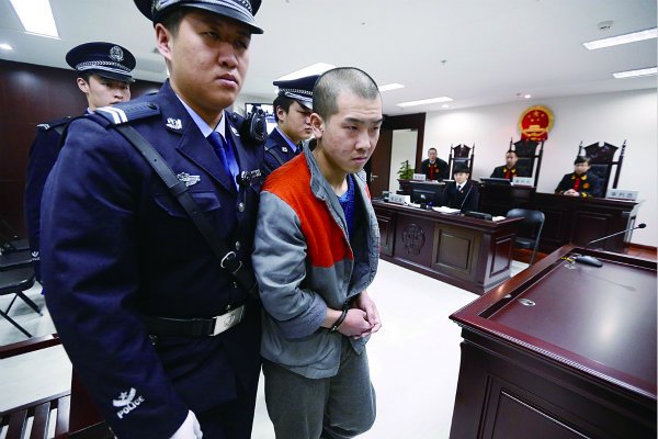 浙江嘉兴一男子捅死20岁女幼师被执行死刑，这起案件的原委始末是什么？