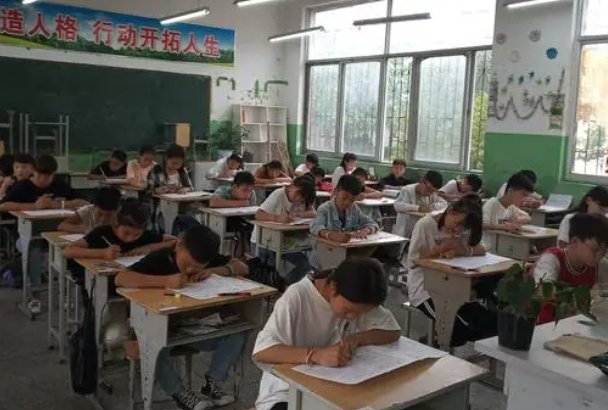 小学六年级考试后怎么查成绩？