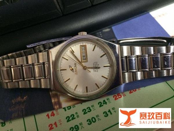 女演员送给毛主席瑞士名表,主席回赠诗稿并叮嘱:要放好,恐将来对你不利