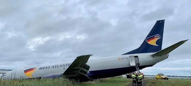 一架波音737货机扎湖里，法国蒙彼利埃机场关闭，导致事故的原因是什么？