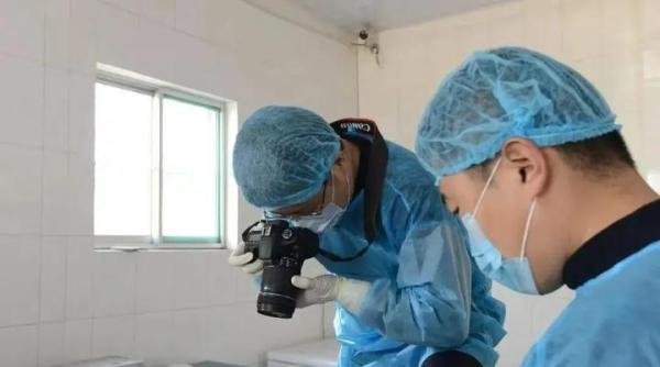 内蒙古一男子在房内自缢身亡，警方调查：其曾与人持刀杀死2人、重伤4人后逃亡32年