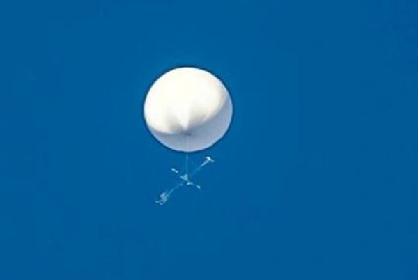 日本仙台上空出现不明白色球体,现在消失了没?