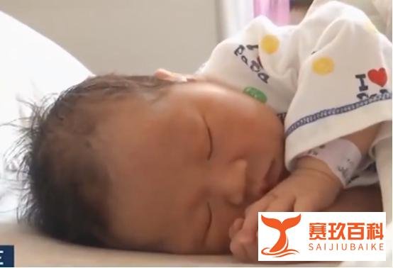 地铁接生宝宝取名千语表达谢意，网友：比铁生好听！