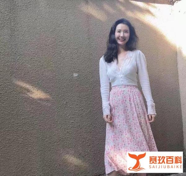 张大奕花式秀恩爱，蒋凡当司机亲自送她上学，这是上位成功？