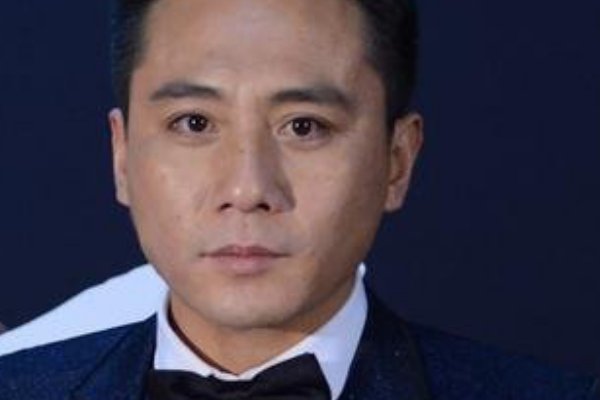 网曝刘烨酒后随地解手招网友嘲讽，他还有哪些臭毛病？