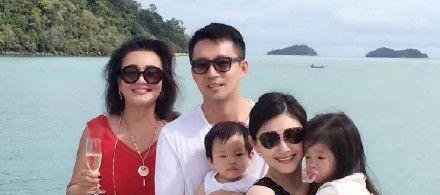 大S儿子录视频为张兰庆生 比爱心表白奶奶
