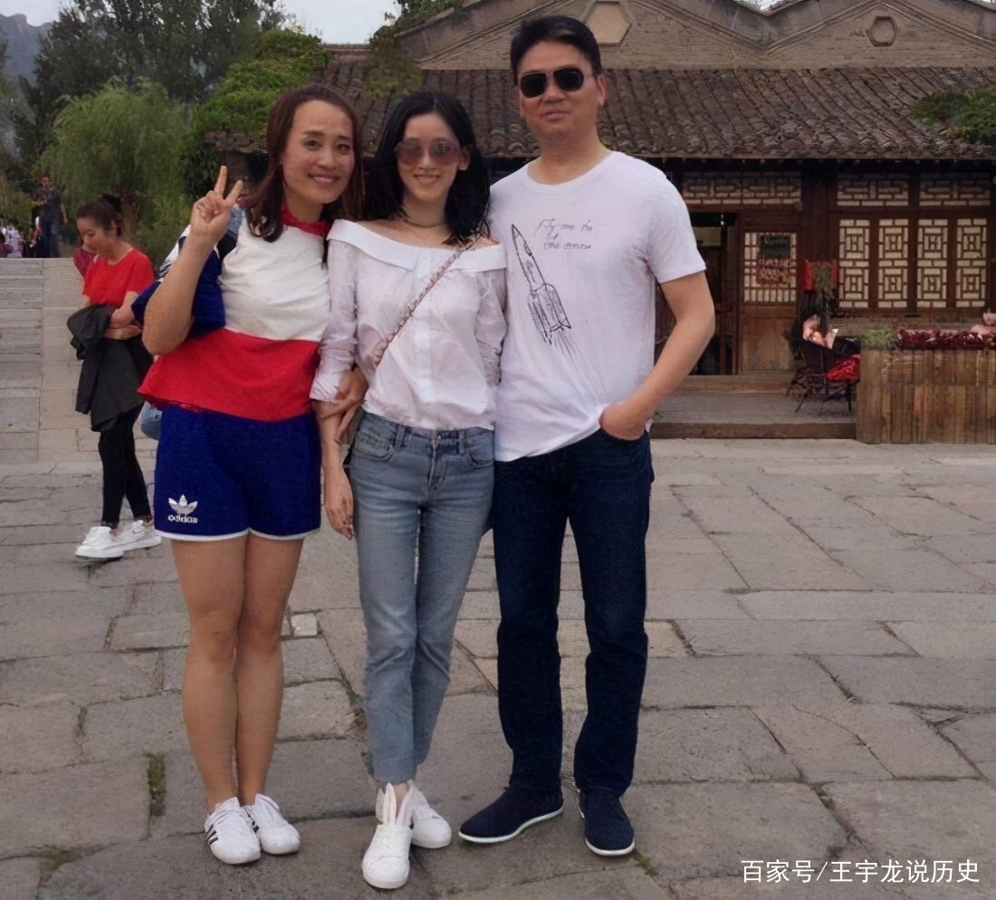 章泽天发出27岁庆生照，她的“心机”和智慧，才是不动声色的，这是为何？