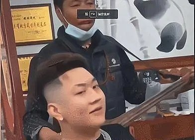 四川一说唱歌手用肘击恐吓卖艺大爷,他的道歉为何没有得到网友原谅?