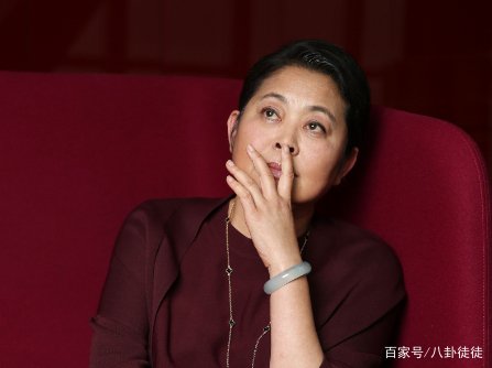 倪萍有女儿，为何隐瞒观众多年却从不提及，背后原因让人泪奔，怎么回事呢