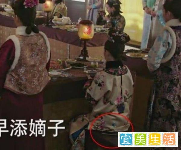 《如懿传》九个穿帮镜头：霍建华剧中用抽纸，舒贵人偷偷玩手机