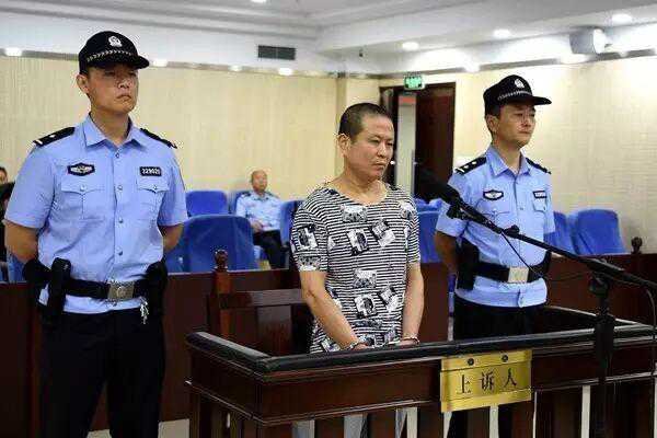 浙江嘉兴一男子捅死20岁女幼师被执行死刑,这起案件的原委始末是什么?