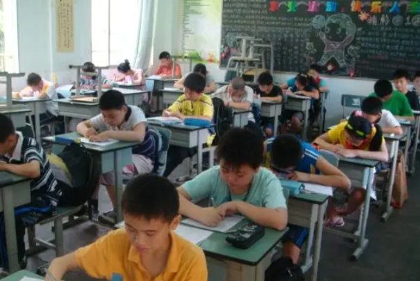 小学六年级考试后怎么查成绩？