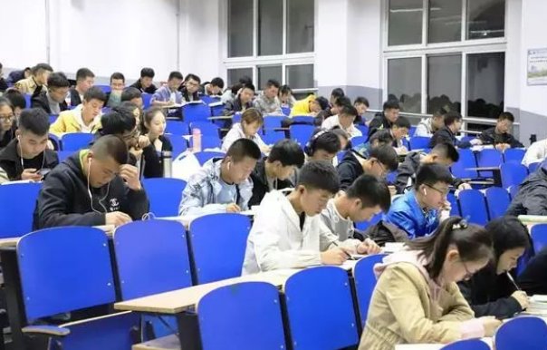 同济大学副校长旁听网课被教授追问“有没有听懂”，你怎么看？